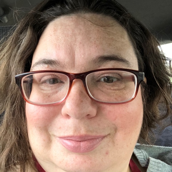 Meet your Posher, Missy - Picture 2 of 3